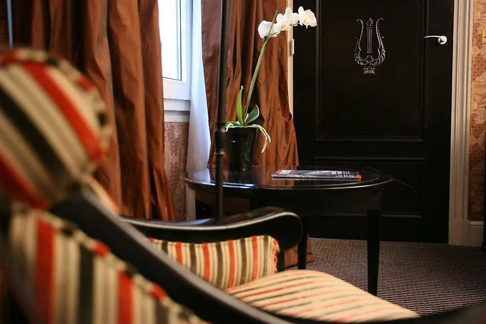 فندق دي إيستريس 4*